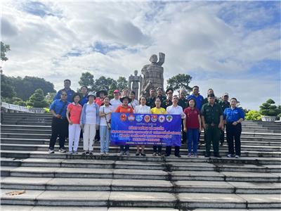 Image: Viếng nghĩa trang liệt kỹ và thăm hỏi, tặng quà cho gia đình thuộc diện chính sách, thương binh, thân nhân liệt sĩ trên địa bàn Phường 4 nhân kỷ niệm 76 năm ngày Thương binh - Liệt sĩ (27/7/1947 – 27/7/2023)