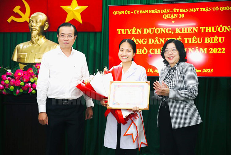 Image: TUYÊN DƯƠNG, KHEN THƯỞNG “CÔNG DÂN TRẺ TIÊU BIỂU TPHCM” PHẠM THỊ ÁI XUÂN–TRẠM TRƯỞNG TRẠM Y TẾ PHƯỜNG 4