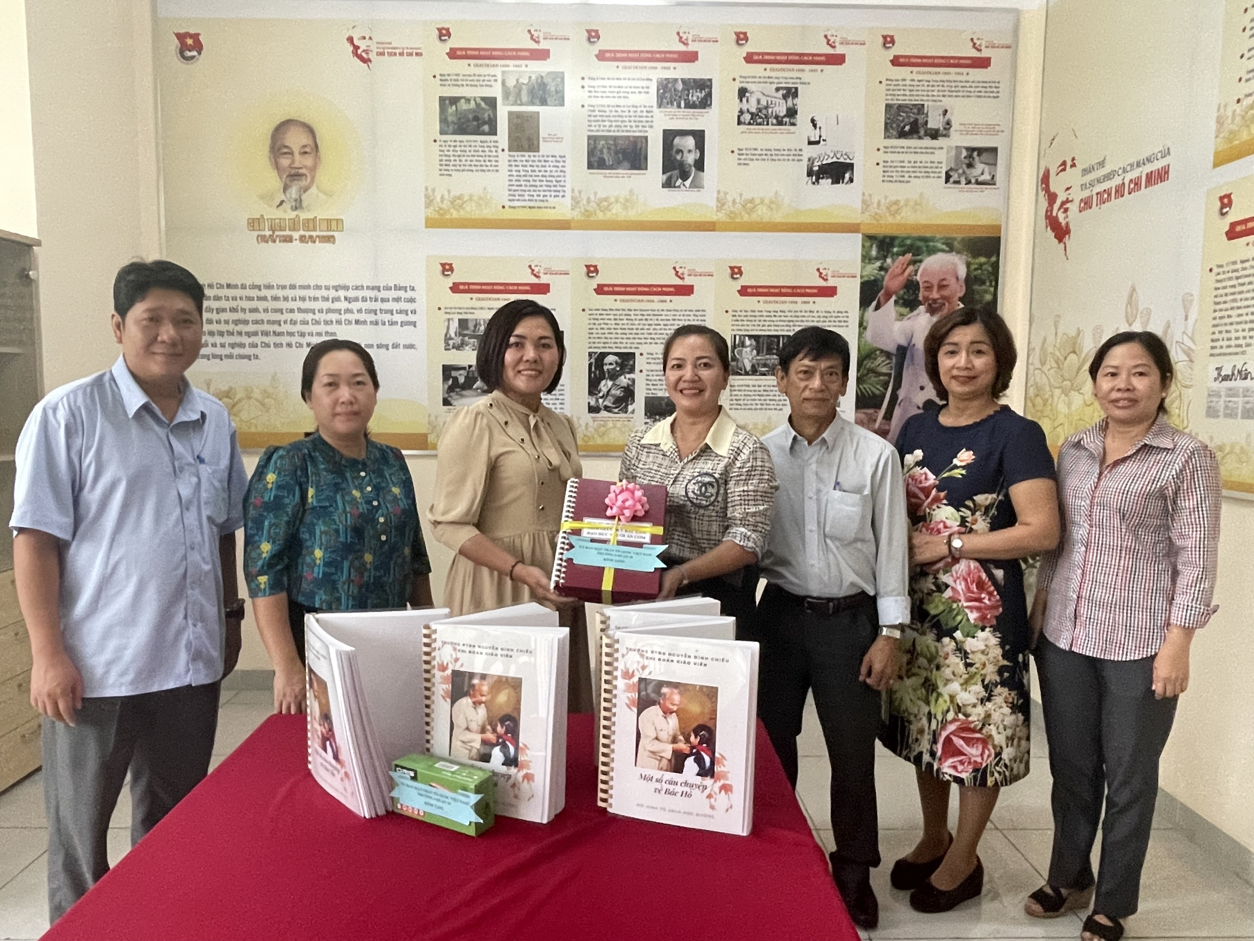 Image: Lan toả “Không gian văn hóa Hồ Chí Minh đến trẻ em thuộc nhóm đối tượng đặc thù” tại mái ấm Bừng Sáng